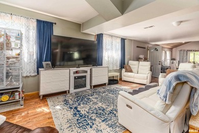 Discover your own private retreat on 10 serene acres with mature - photo 13