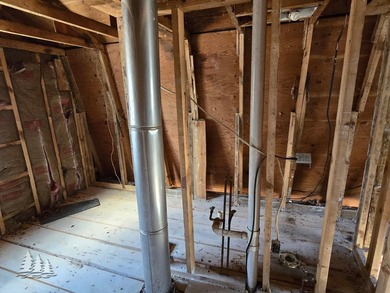 Great potential in a desirable location close to downtown - photo 13