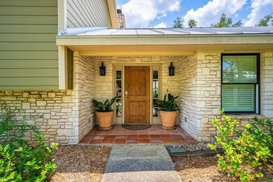 Beautifully updated custom home in desirable Riverhill offering - photo 7