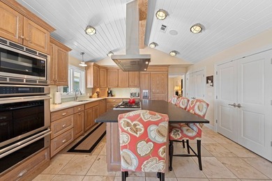 Beautifully updated custom home in desirable Riverhill offering - photo 9