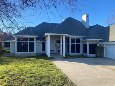 This 3 story, 4152sf, 4bed, 4bath home sits on 3 lots totaling 3 - photo 1
