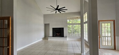 This 3 story, 4152sf, 4bed, 4bath home sits on 3 lots totaling 3 - photo 7