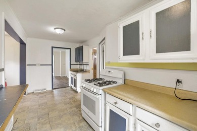 Fantastic investment, flip, or equity-building opportunity at - photo 8