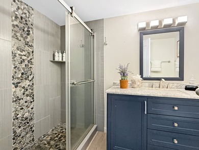 Located in the desirable Alii Villas complex on iconic Alii - photo 14