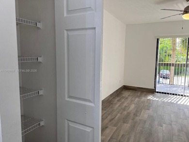 !! BEAUTIFUL & TOTALLY RENOVATED 2/2 APARTMENT IN DESIRABLE