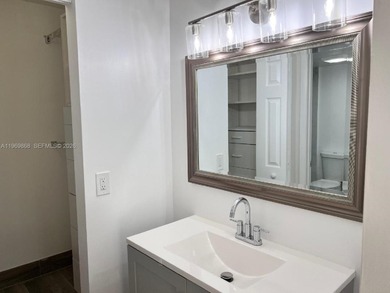 !! BEAUTIFUL & TOTALLY RENOVATED 2/2 APARTMENT IN DESIRABLE