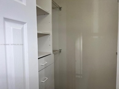 !! BEAUTIFUL & TOTALLY RENOVATED 2/2 APARTMENT IN DESIRABLE