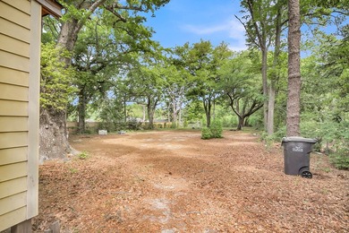 Unlock the potential of this 3-bedroom, 2-bathroom property - photo 25