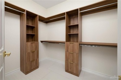 Modern luxury meets prime location. This 4 bedroom, 3.5 bathroom - photo 7