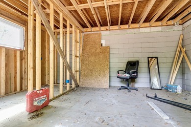 Unlock the potential of this 3-bedroom, 2-bathroom property - photo 30