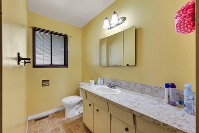 SUNNY MOUNTAIN VIEWS in Valleycliffe. This 3 bed, 3 bath home - photo 16