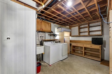 SUNNY MOUNTAIN VIEWS in Valleycliffe. This 3 bed, 3 bath home - photo 21