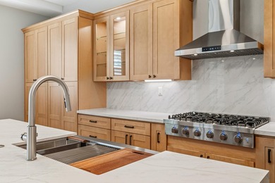 FRESHLY MODERN, LIGHT & BRIGHT in highly sought after Esplanade - photo 23