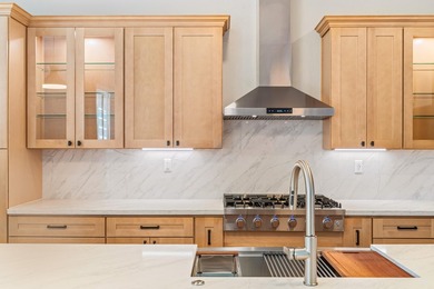 FRESHLY MODERN, LIGHT & BRIGHT in highly sought after Esplanade - photo 24