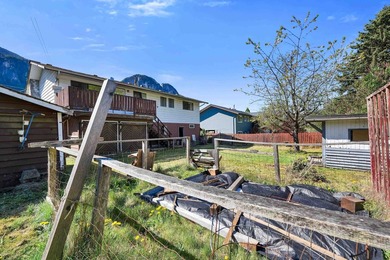 SUNNY MOUNTAIN VIEWS in Valleycliffe. This 3 bed, 3 bath home - photo 26