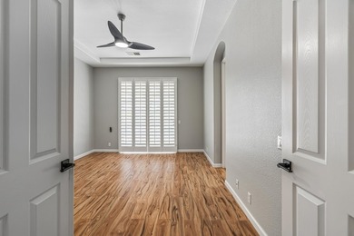 FRESHLY MODERN, LIGHT & BRIGHT in highly sought after Esplanade - photo 29