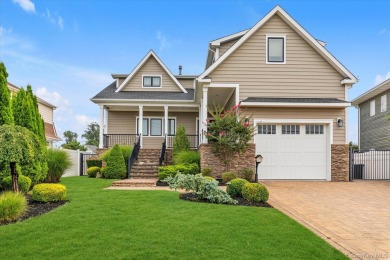 (private lake, pond, coastal) Home Sale Pending in Massapequa New York