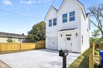 Welcome to 1985 Delaware Ave, a stunning newly built home - photo 36