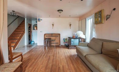 Welcome to this spacious 5-bedroom, 3 bathroom home located in - photo 3
