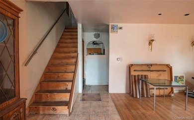 Welcome to this spacious 5-bedroom, 3 bathroom home located in - photo 4