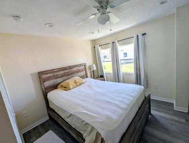 Experience the pinnacle of carefree Florida living in this - photo 17