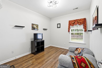 Welcome home to this well-maintained 3-bedroom, 2-bath ranch - photo 26