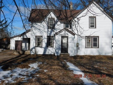 Chippewa River Home Active Under Contract in Durand Wisconsin