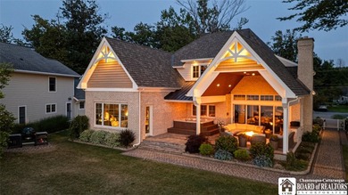 Luxury Lakefront Living! Experience breathtaking Lake Erie views - photo 2