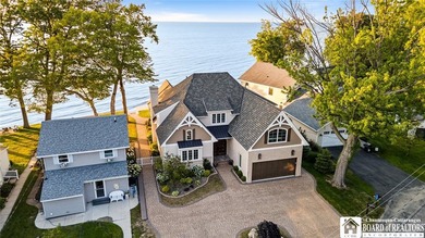 Luxury Lakefront Living! Experience breathtaking Lake Erie views - photo 3