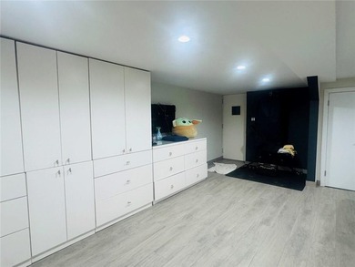 PRICE REDUCTION! ALL APARTMENTS WILL BE DELIVERED VACANT! - photo 4