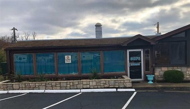 Lake Hills is an 18-room boutique motel sitting on 2 Acres with - photo 3