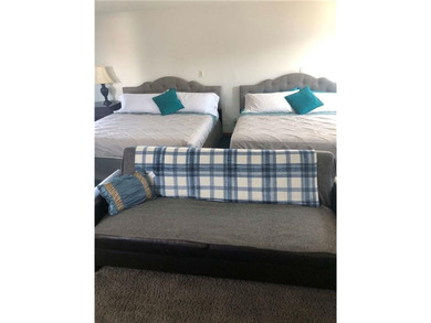 Lake Hills is an 18-room boutique motel sitting on 2 Acres with - photo 6