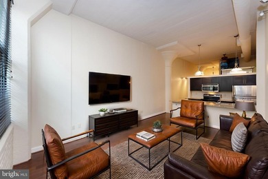 Step into elevated city living with this stunning, light-filled - photo 2