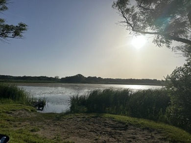Enjoy peaceful living near Lake Ivanhoe! This charming 1-bedroom - photo 15