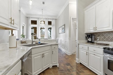 Welcome to this beautifully maintained 5-bedroom, 3-bathroom - photo 15