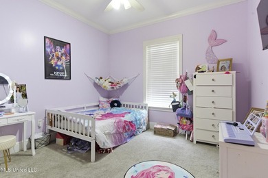 Welcome to this beautifully maintained 5-bedroom, 3-bathroom - photo 21