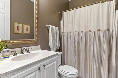 Welcome to this beautifully maintained 5-bedroom, 3-bathroom - photo 22