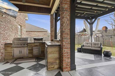 Welcome to this beautifully maintained 5-bedroom, 3-bathroom - photo 30