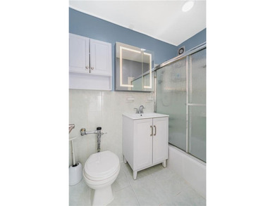 Elegant 2BR Co-Op in the Prestigious Mill Basin area- FULLY - photo 3