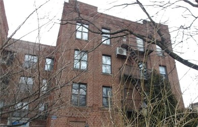 Approx. 900 sq. ft. corner-unit condo filled with abundant - photo 3