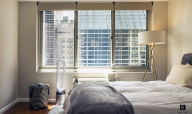 Welcome to this sun-filled, south-facing homean airy yet - photo 3