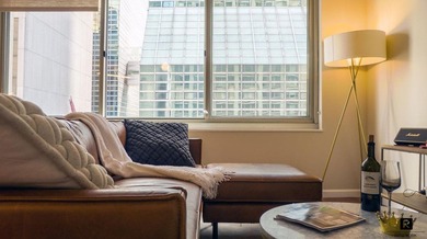 Welcome to this sun-filled, south-facing homean airy yet - photo 5