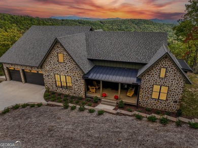 Surround yourself with luxury! Breathtaking layered views of - photo 2