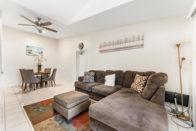 Welcome to this beautifully updated 2 bedroom, 2 bathroom top - photo 13