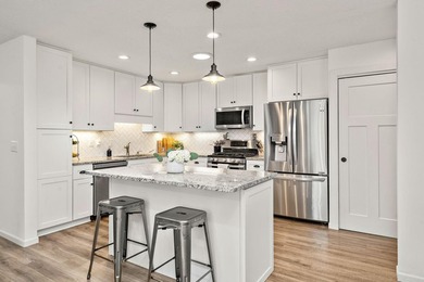 Welcome to this beautifully updated Kingswood model in desirable - photo 6