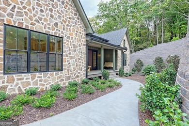 Surround yourself with luxury! Breathtaking layered views of - photo 8