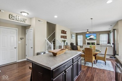 Discover refined living in this spacious 2527 sq. ft - photo 18