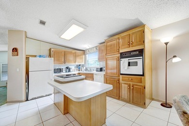 SUPER SPACIOUS Located in 55 plus community beautifully - photo 18