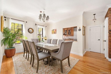 PRE-WAR CHARM MEETS MODERN LUXURY IN THE HEART OF THE WEST - photo 1