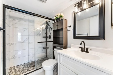 Welcome to this beautifully updated 2 bedroom, 2 bathroom top - photo 21